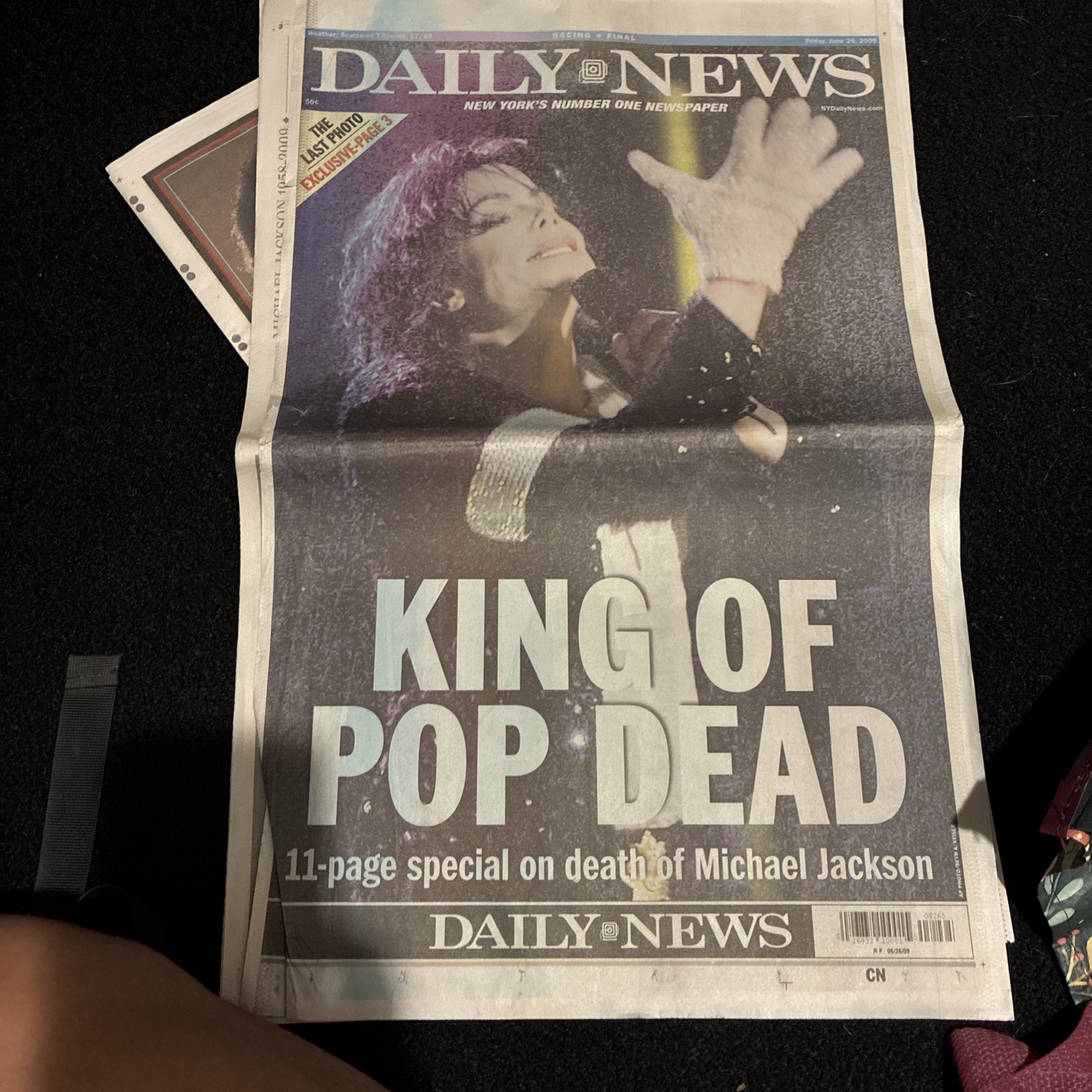 2009 JUNE 26 NEW YORK DAILY NEWS NEWSPAPER-MICHAEL JACKSON DEAD-1958-2009-NP1742