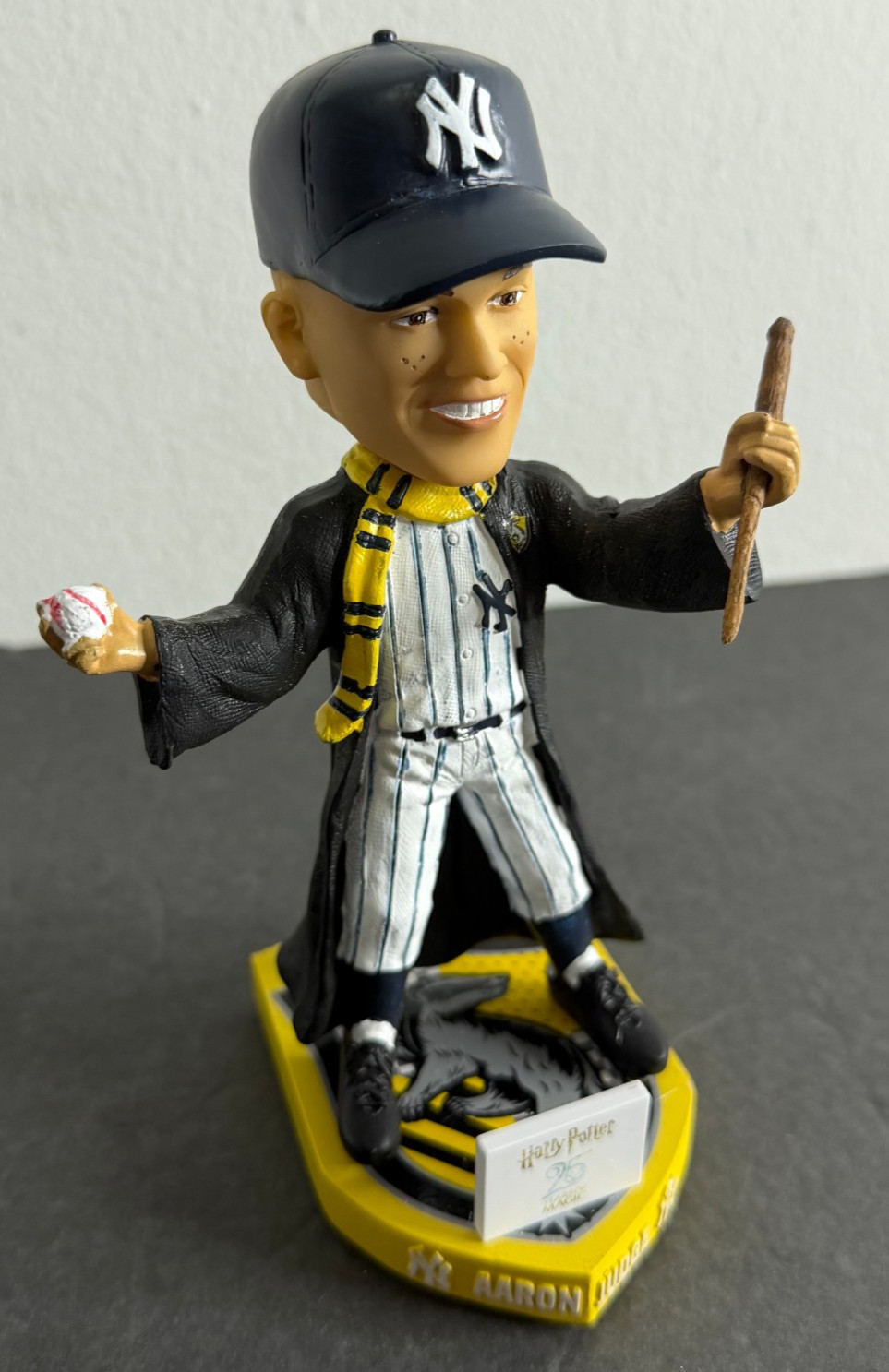 Aaron Judge Harry Potter Bobblehead Hufflepuff New York Yankees SGA 2026 Yellow Aaron Judge Harry Potter Bobblehead Hufflepuff New York Yankees SGA 2026 Yellow