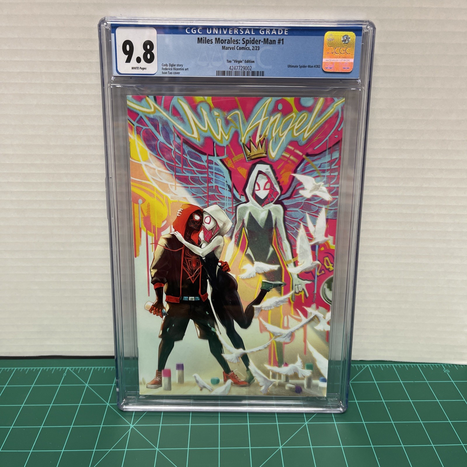  MILES MORALES SPIDER-MAN #1 CGC 9.8  IVAN TAO-Variant Spider-Gwen