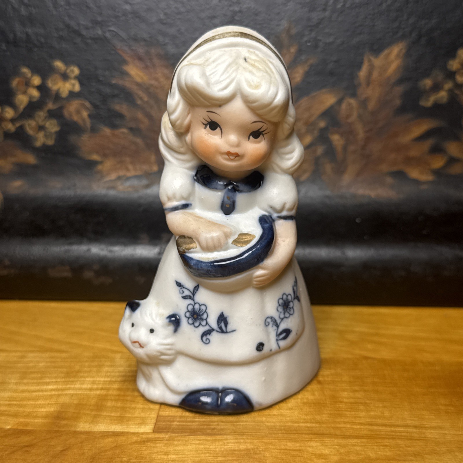 Vintage Jasco Royal Majestic Porcelain Bisque Bell Blue And White Cat Face 4”