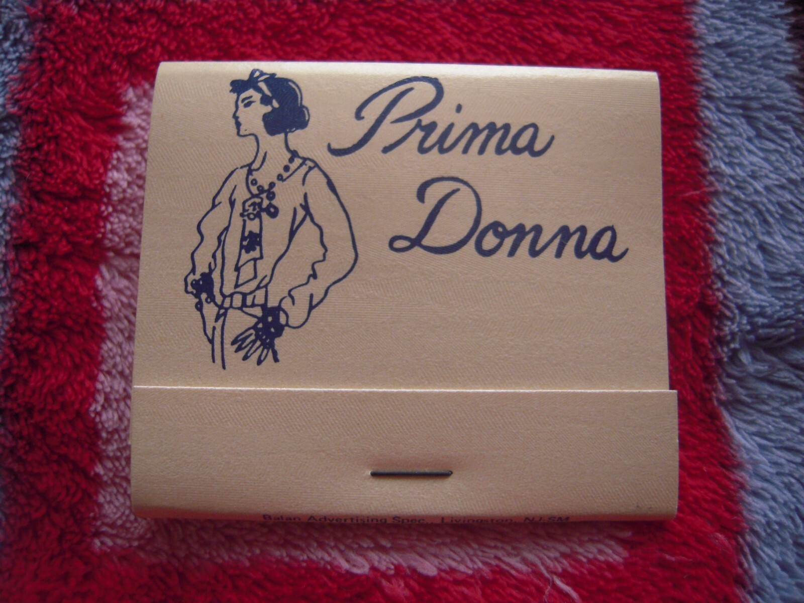 NOS VTG PRIMA DONNA - EAST HANOVER, NJ UNSTRUCK MATCHBOOK 2-1/8\