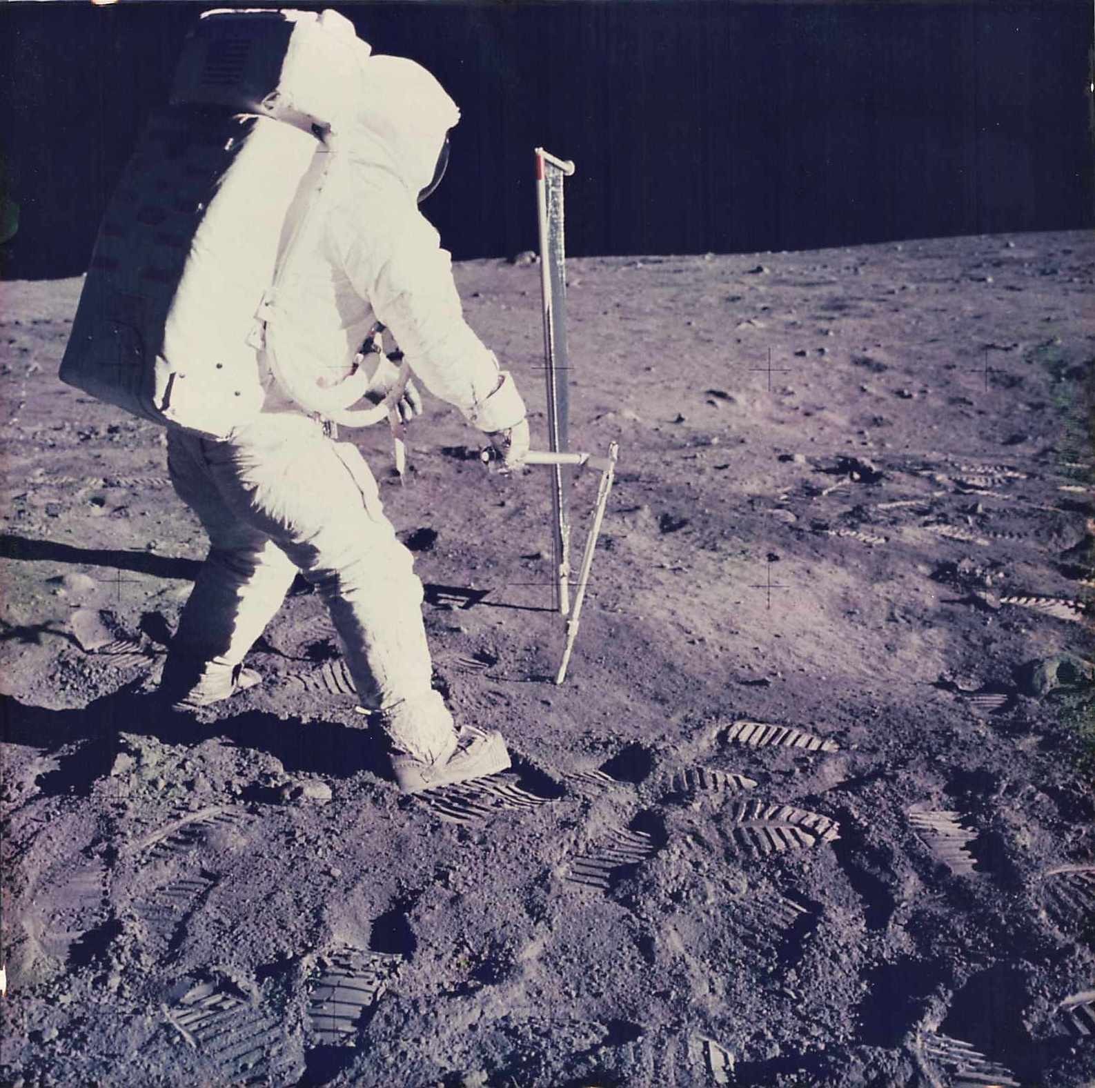 1969 Apollo 11 Buzz Aldrin NASA AS11-40-5942 Vintage Kodak Color Photo moon 1969 Apollo 11 Buzz Aldrin NASA AS11-40-5942 Vintage Kodak Color Photo moon