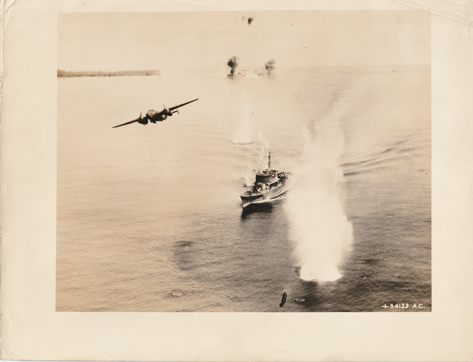 ATTACK ON RABAUL HARBOR: VINTAGE USAF INTELLIGENCE PHOTOGRAPH**RARE**