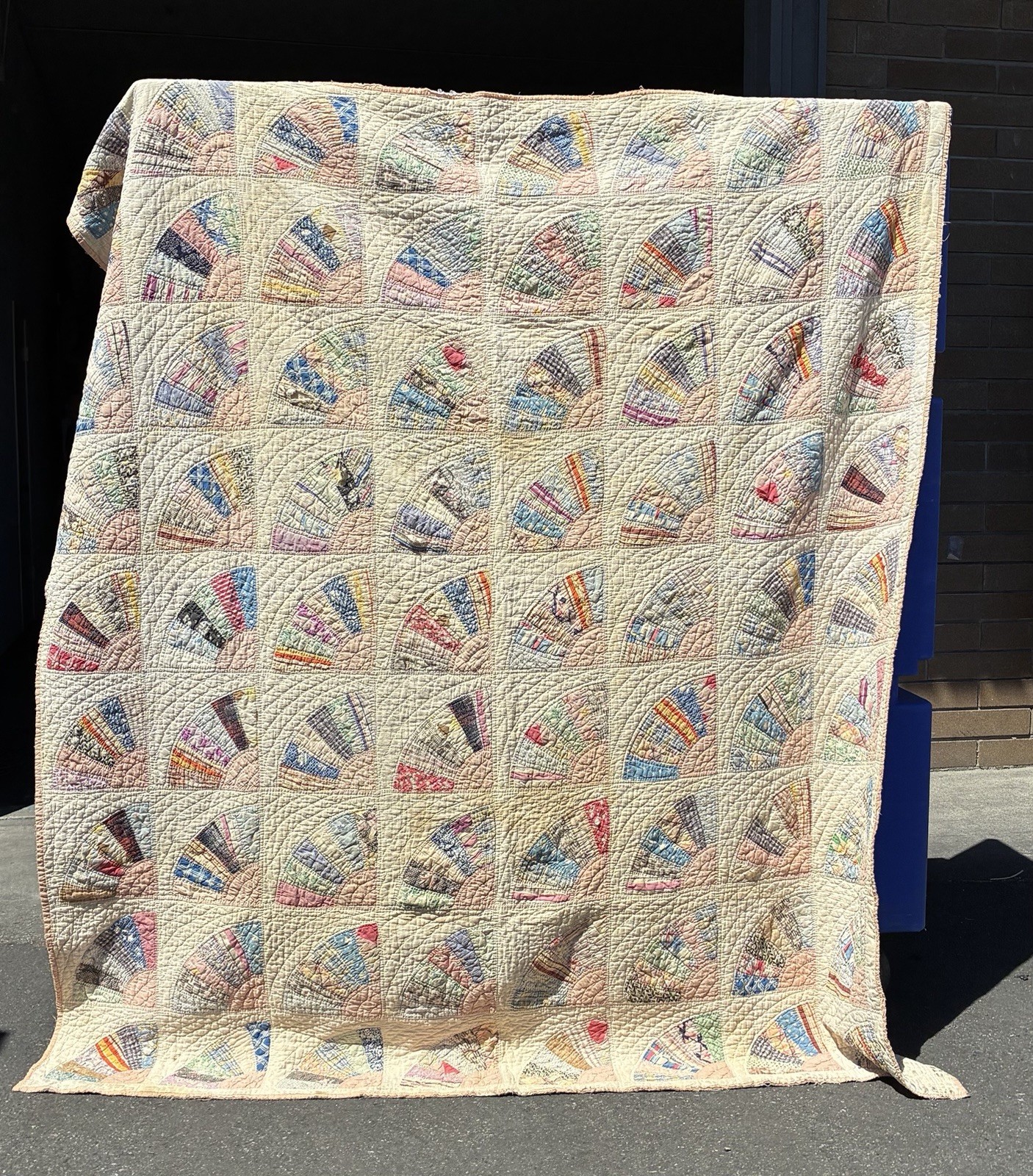BEAUTIFUL Vintage 30\'s Grandmother\'s Fan Antique Quilt Handmade *flaw 80”x74” BEAUTIFUL Vintage 30\'s Grandmother\'s Fan Antique Quilt Handmade *flaw 80”x74”