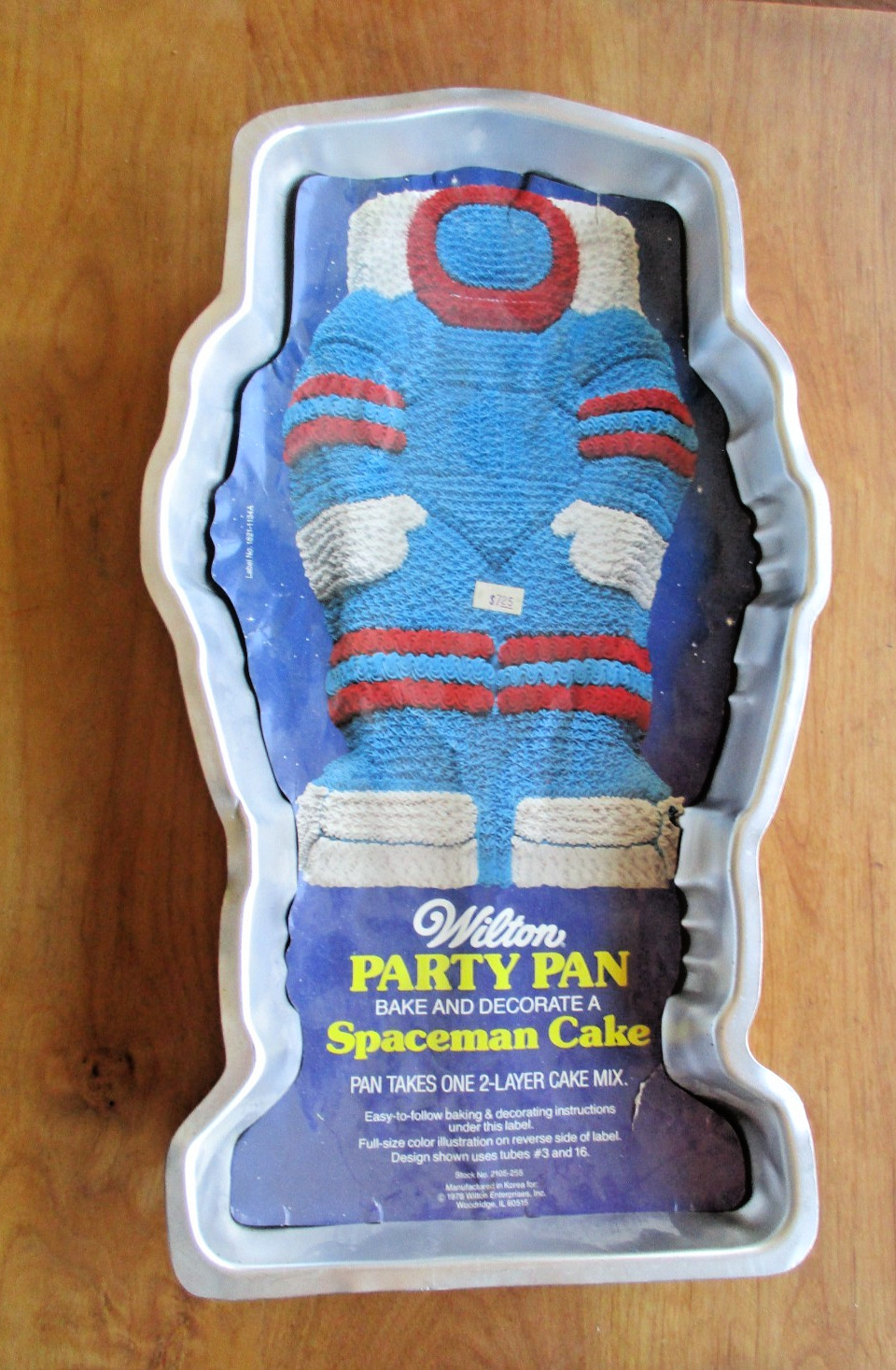 Vintage 1978 Wilton Spaceman Astronaut Aluminum Cake Pan Made in Korea 502-2098 Vintage 1978 Wilton Spaceman Astronaut Aluminum Cake Pan Made in Korea 502-2098