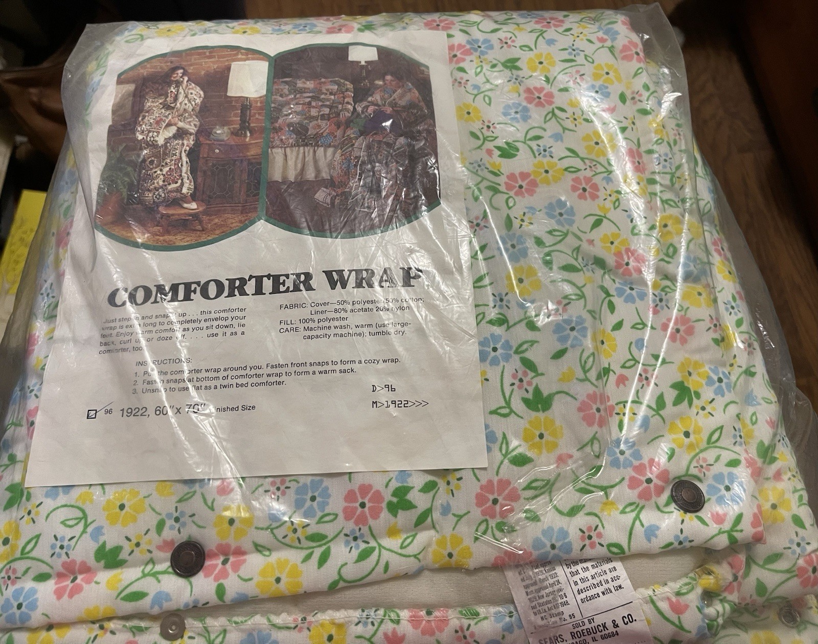 Vintage 1970s Sears Comforter Wrap Calico Garden Floral Twin 60 x70 NOS Vintage 1970s Sears Comforter Wrap Calico Garden Floral Twin 60 x70 NOS