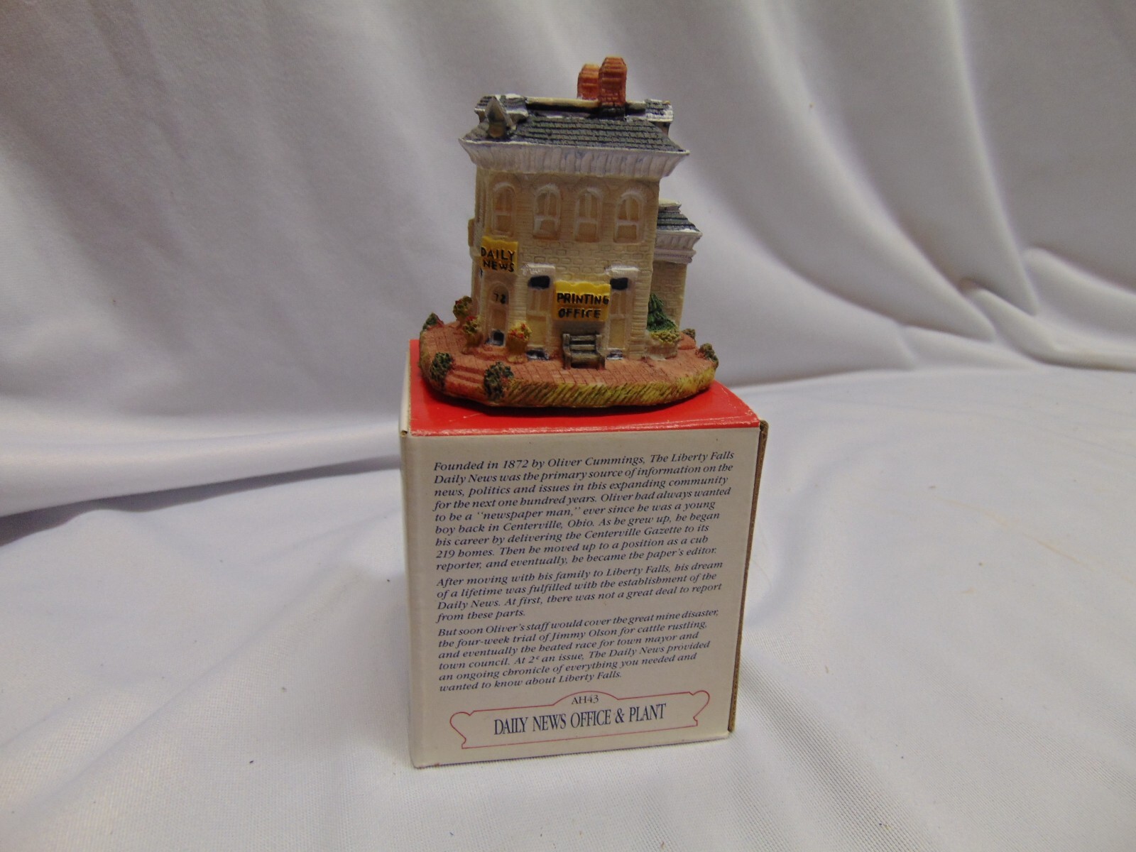 1993 NIB Americana Collection Liberty Falls The Daily News office & Plant #AH43