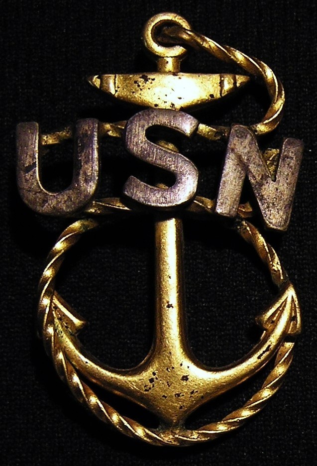 ANTIQUE WWI USN US NAVY CPO CHIEF PETTY OFFICER HAT CAP BADGE - WW1
