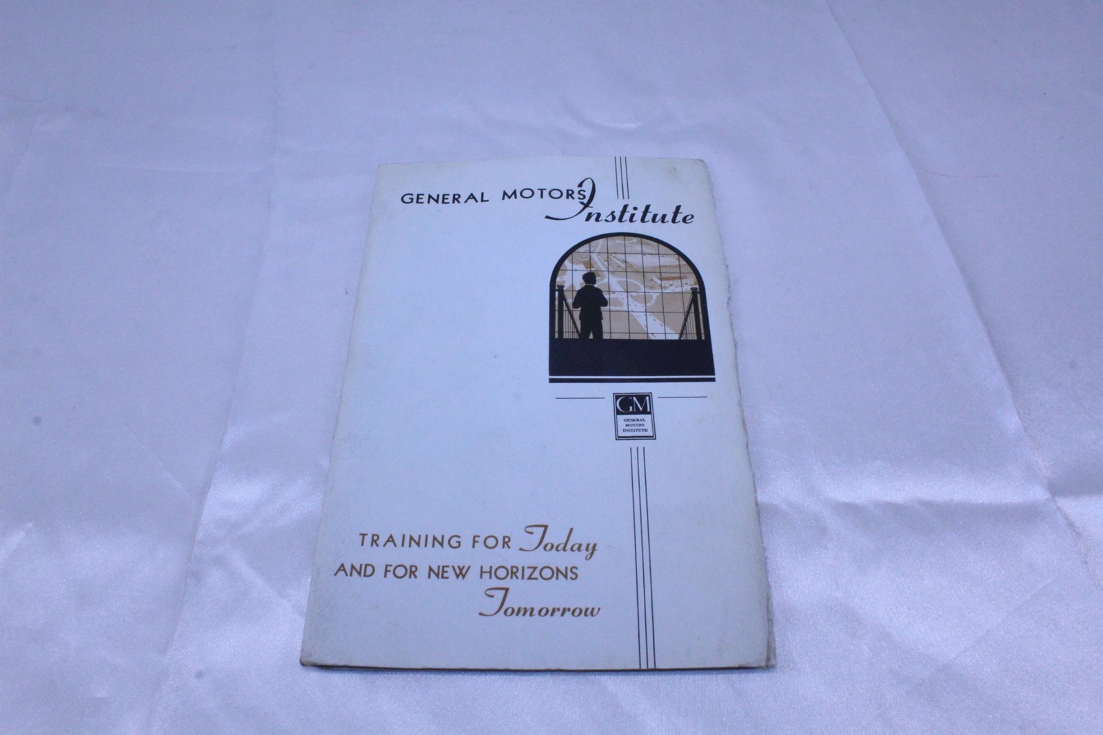 Vintage 1941 Copyright G.M. Institute Training Manual Booklet Vintage 1941 Copyright G.M. Institute Training Manual Booklet
