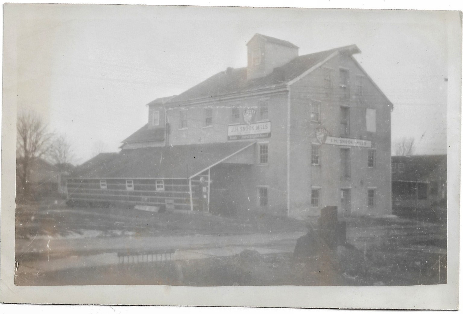 MIFFLINBURG PENNSYLVANIA Vintage Photo Snook's Mills Grain Feed Glidden Paint