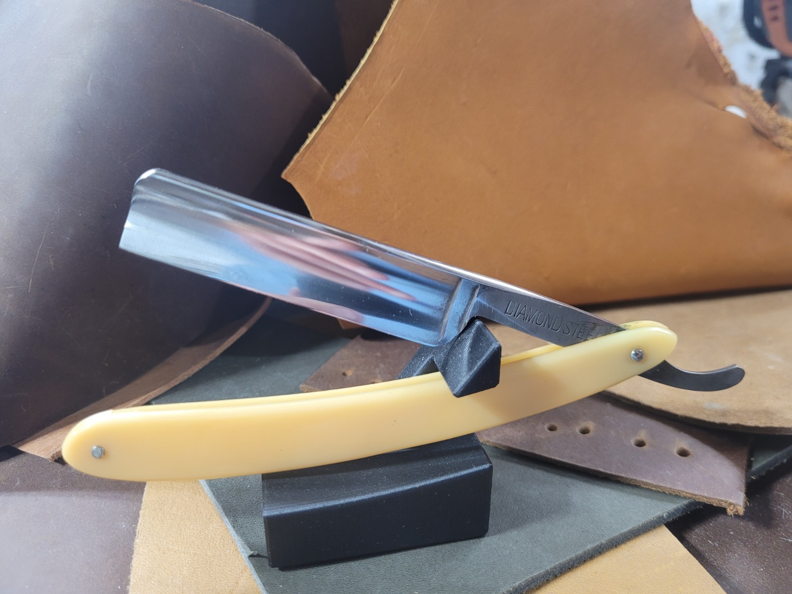Vintage Everlast Cutlery Diamond Steel Straight Edge Razor. Shave Ready In Box Vintage Everlast Cutlery Diamond Steel Straight Edge Razor. Shave Ready In Box