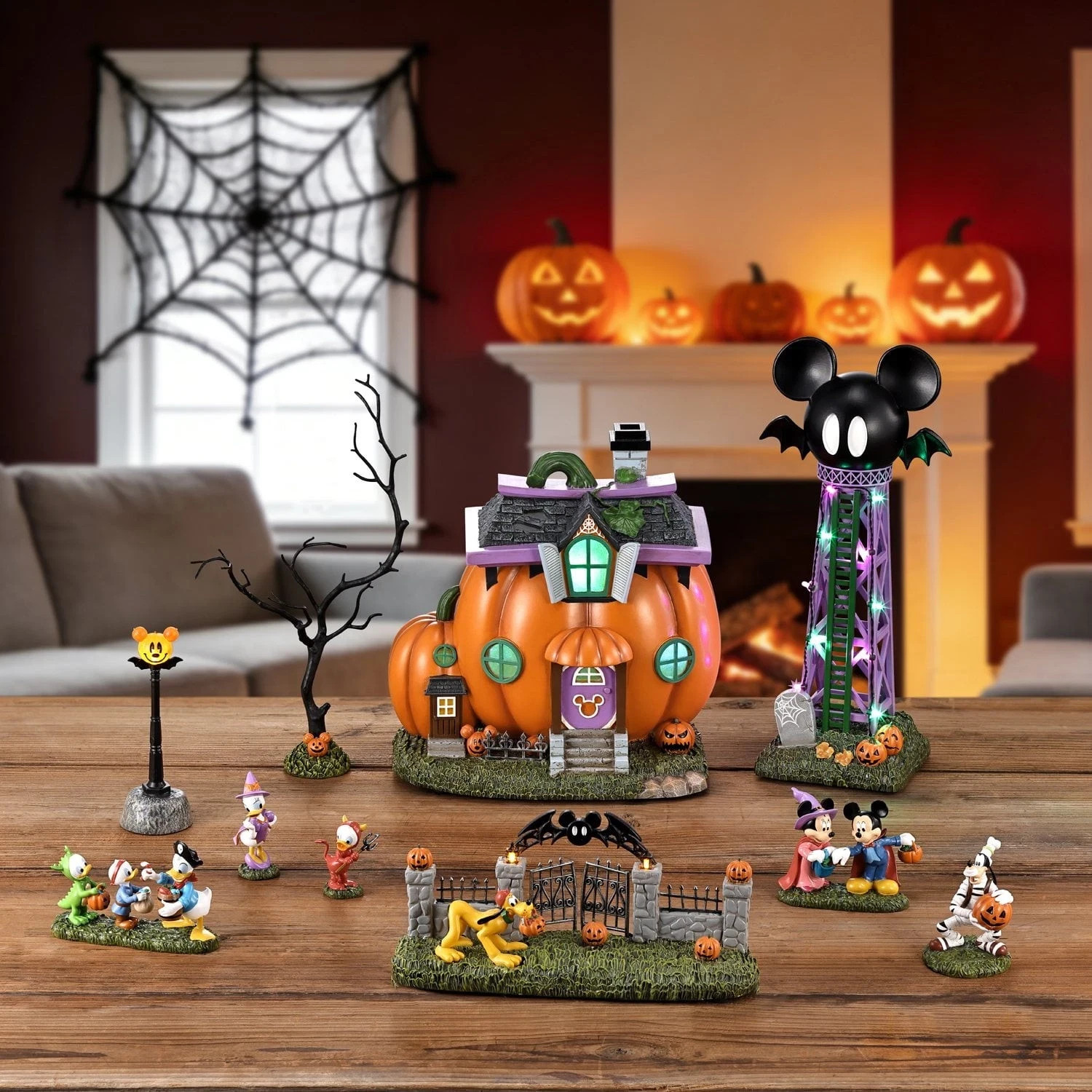 *NIB* 10-Piece Disney Halloween Village Collectible Display With Light and Sound