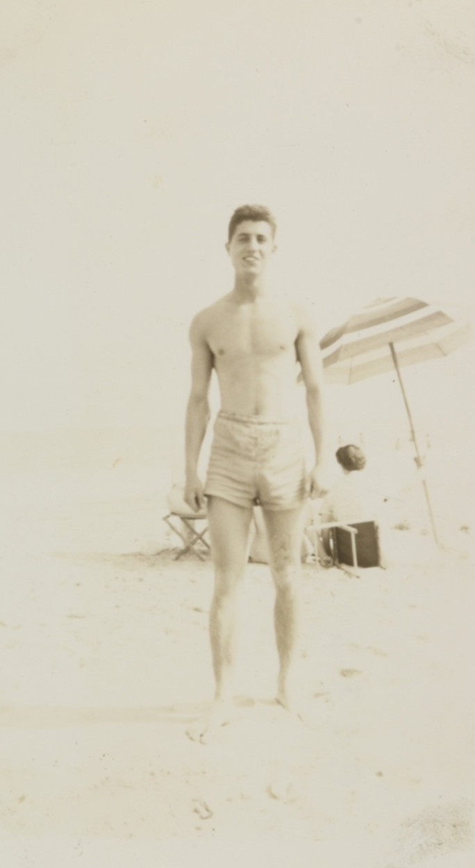 FOUND PHOTO Hunky handsome man in swimming trunks 1940\'s