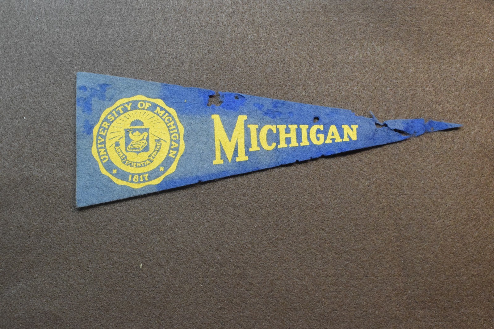 FELT PENNANT UNIVERSITY OF MICHIGAN VINTAGE 1960s TRAVEL SIGN SOUVENIR TATTERED