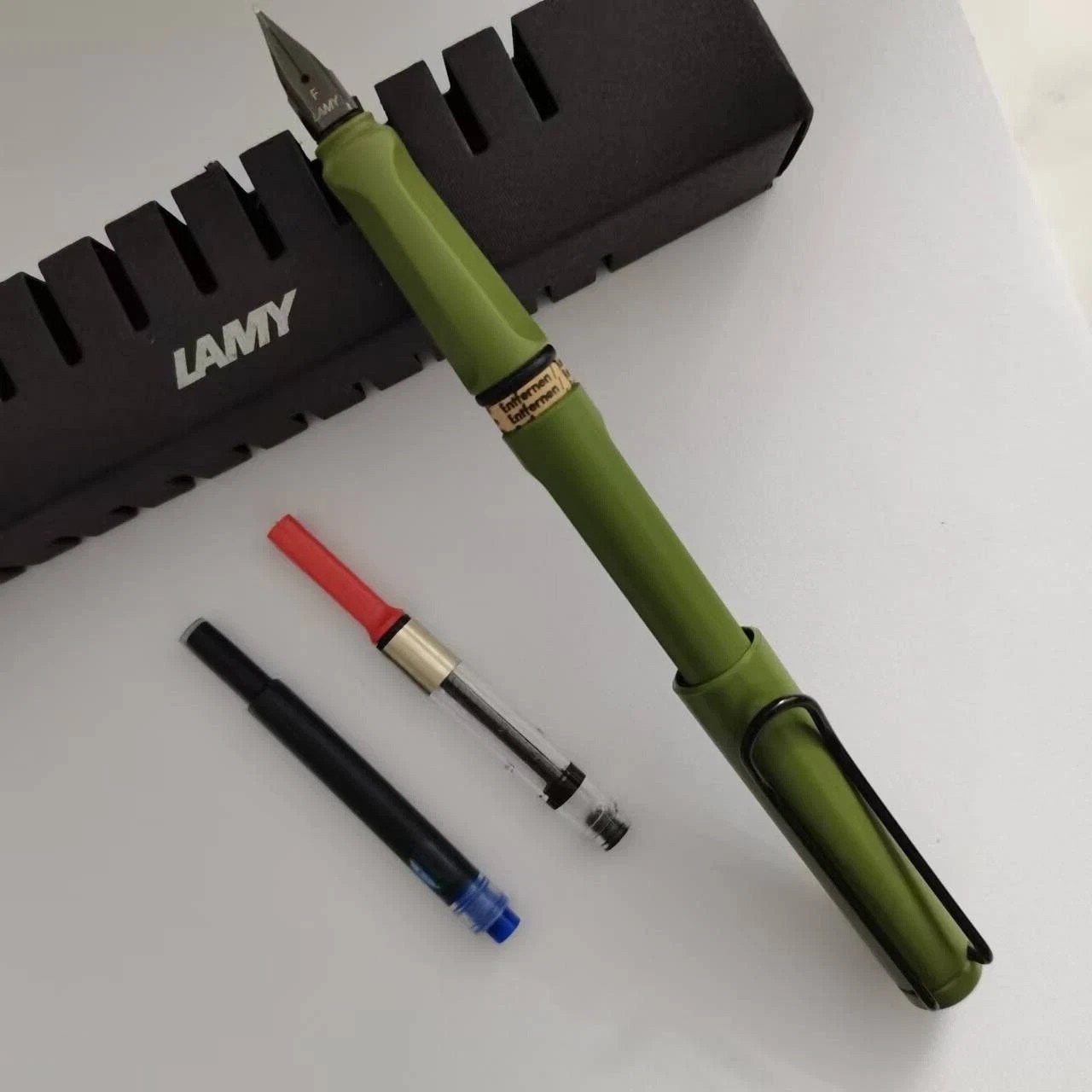 Safari Limited Edition LAMY Fountain Pen All‑Green F Nib Smooth Writer Gift Safari Limited Edition LAMY Fountain Pen All‑Green F Nib Smooth Writer Gift