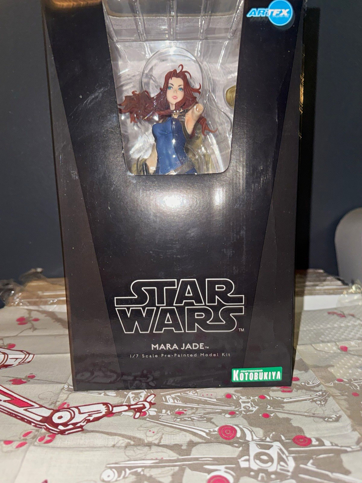 Kotobukiya ARTFX Star Wars Mara Jade 1/7 Pre-Painted Model Kit 2014 Kotobukiya ARTFX Star Wars Mara Jade 1/7 Pre-Painted Model Kit 2014