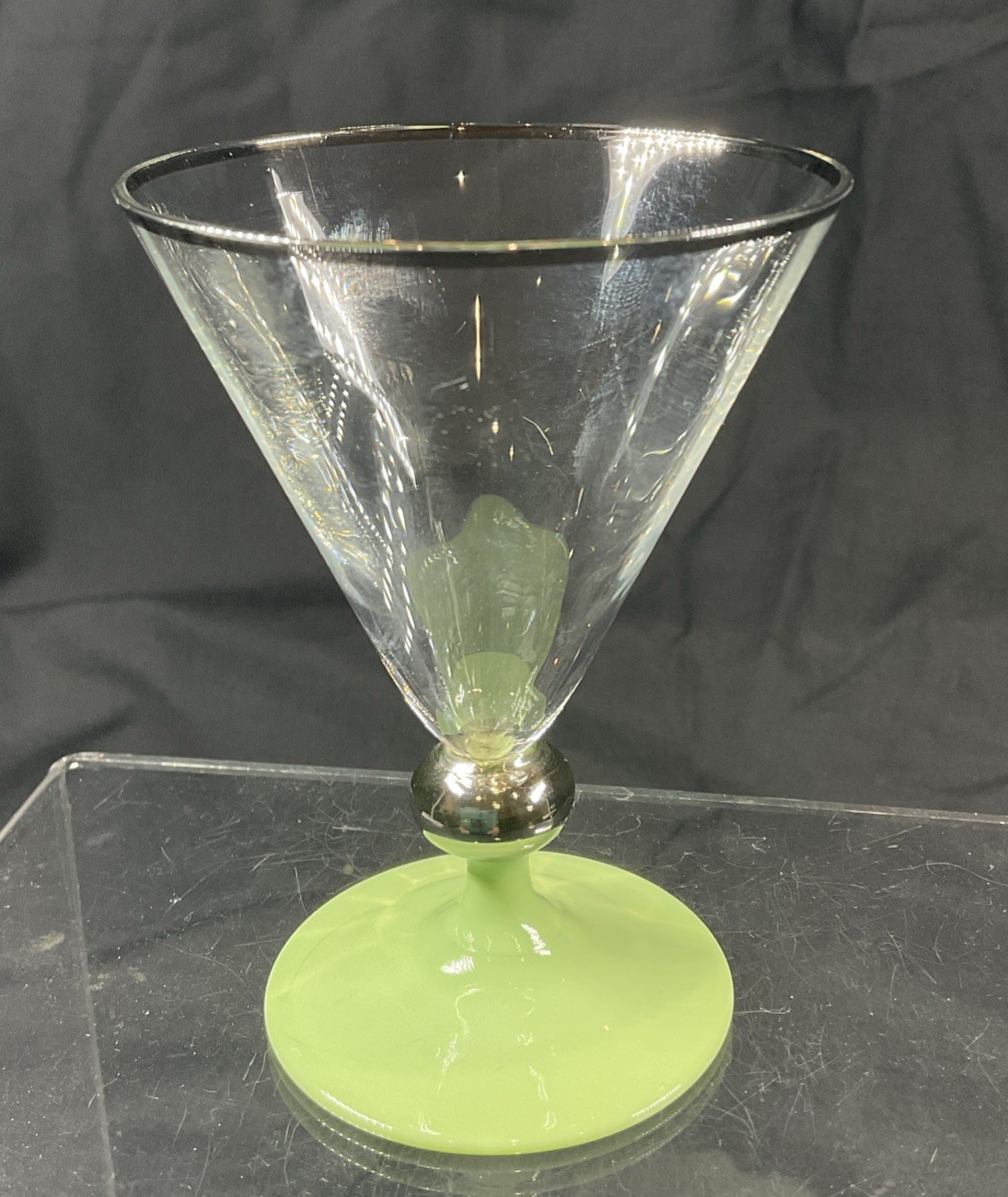 1930\'s Vintage Art Deco Cocktail Glass Pastel Green Drink Bar Shot Small Wine 1930\'s Vintage Art Deco Cocktail Glass Pastel Green Drink Bar Shot Small Wine