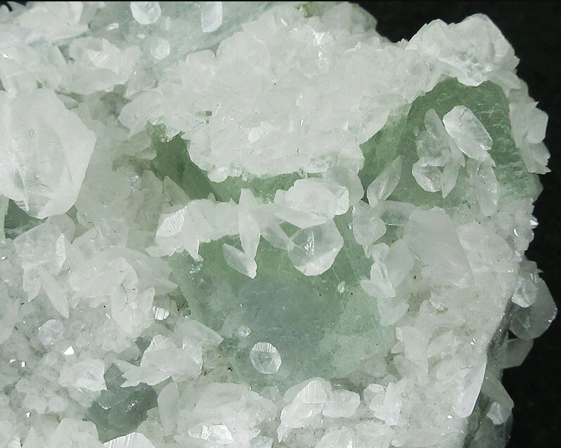 383g green FLUORITE&Calcite crystals mineral specimen,Xianghuapu,Hunan,China 383g green FLUORITE&Calcite crystals mineral specimen,Xianghuapu,Hunan,China