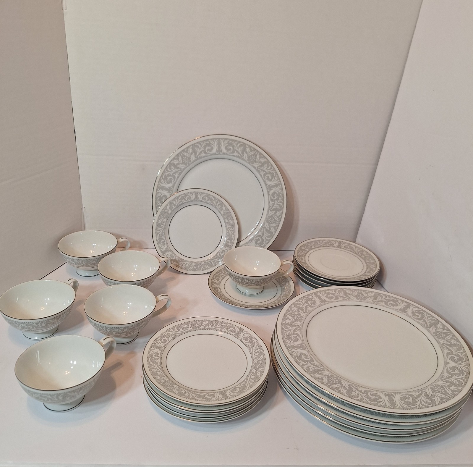 Vtg 1969 Imperial China Whitney #5671 W Dalton 24 Pc Service For 6 Gray Platinum Vtg 1969 Imperial China Whitney #5671 W Dalton 24 Pc Service For 6 Gray Platinum