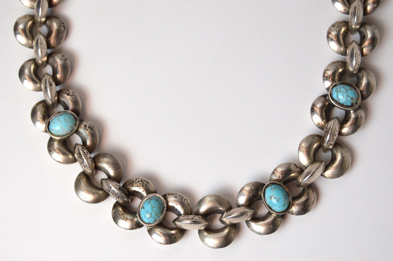 vintage NAVAJO DINÉ silver turquoise necklace vintage NAVAJO DINÉ silver turquoise necklace