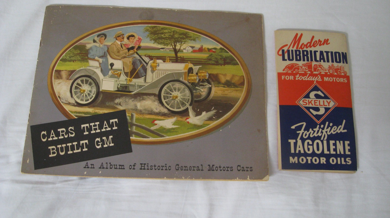 Cars that built GM Book and Skelly 1942 Fortified Tagoline Motor oil book LOT