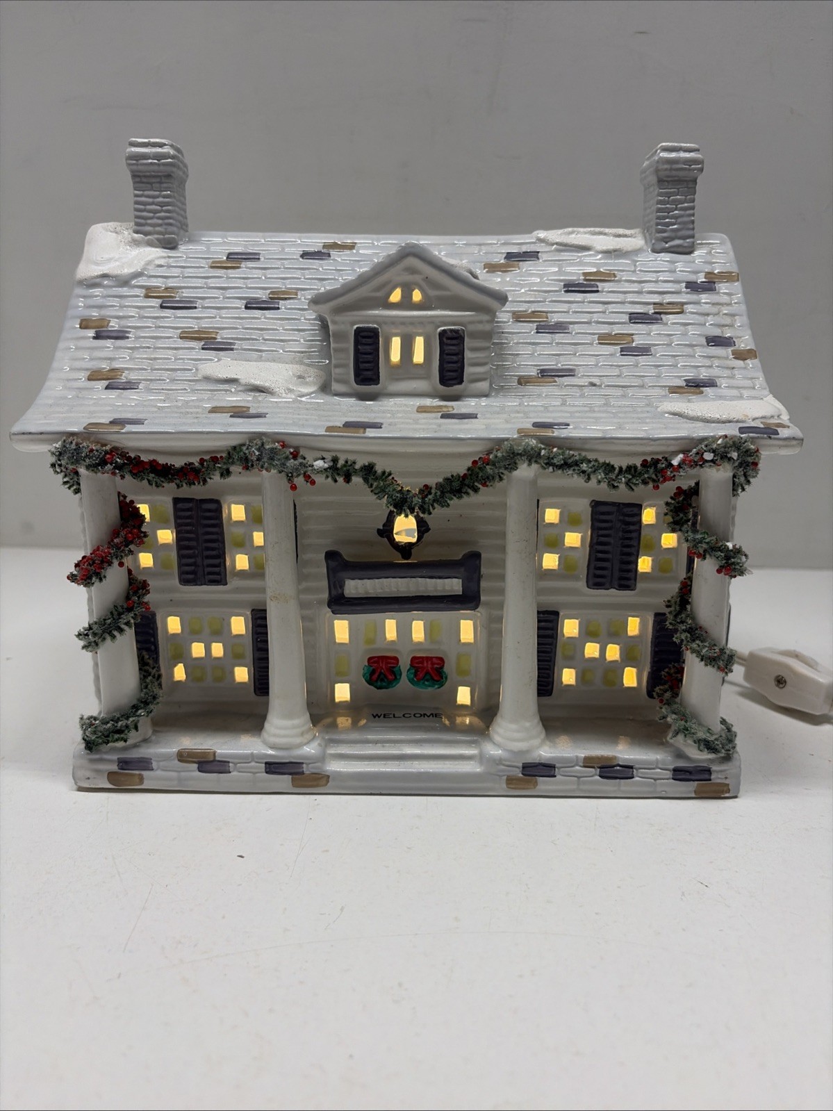 Dept 56 Snow Village Cumberland House 1987 #50245 Lighted Works w/ Styrofoam
