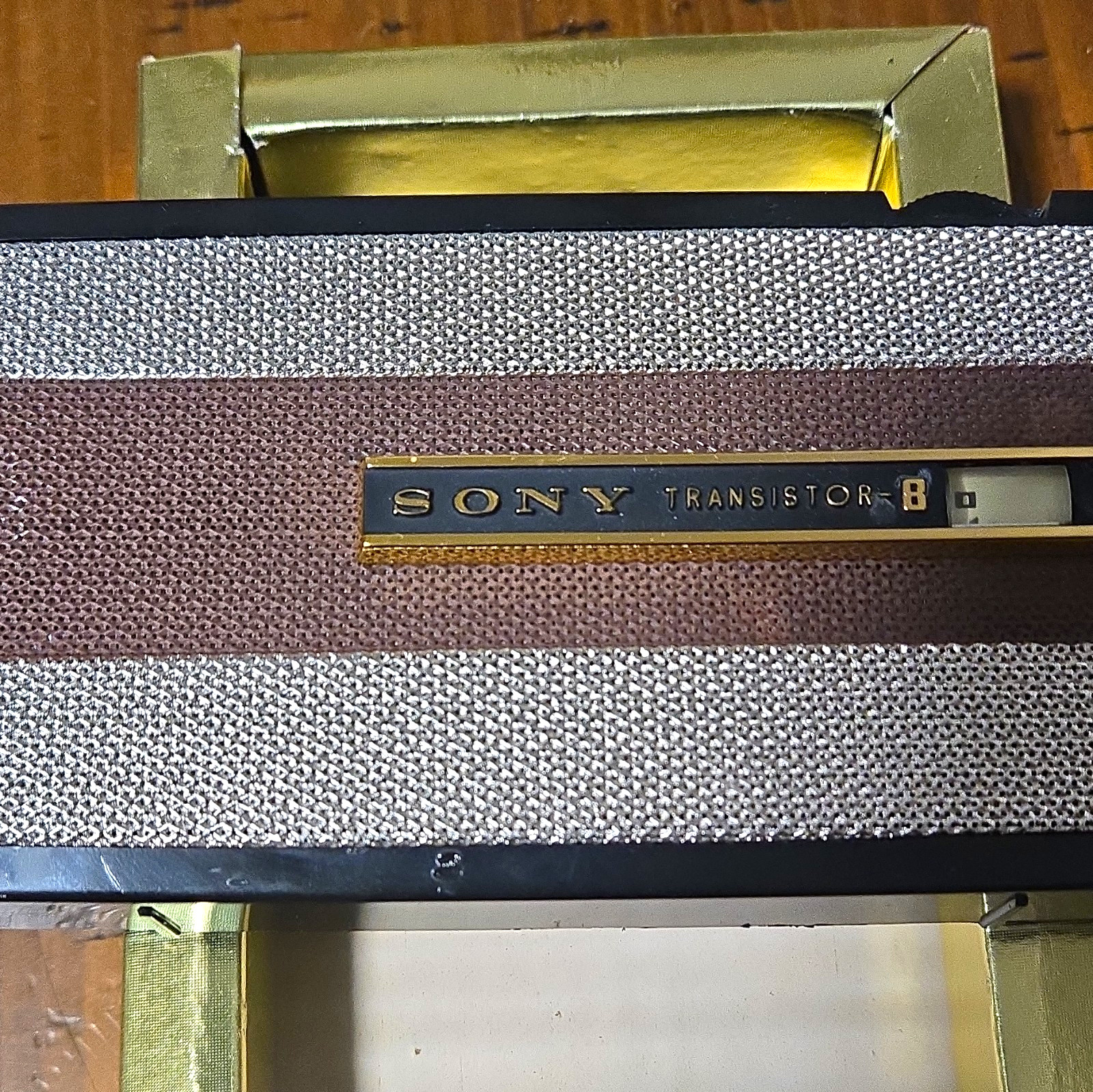 Sony TR-810 Super-Thin Transistor 8 Superhet Radio w/ Box & Manual
