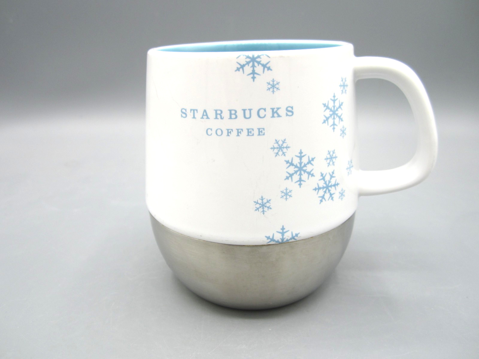 Starbucks Holiday White, Blue Snowflakes Stainless Steel Coffee Mug 14 oz (741) Starbucks Holiday White, Blue Snowflakes Stainless Steel Coffee Mug 14 oz (741)