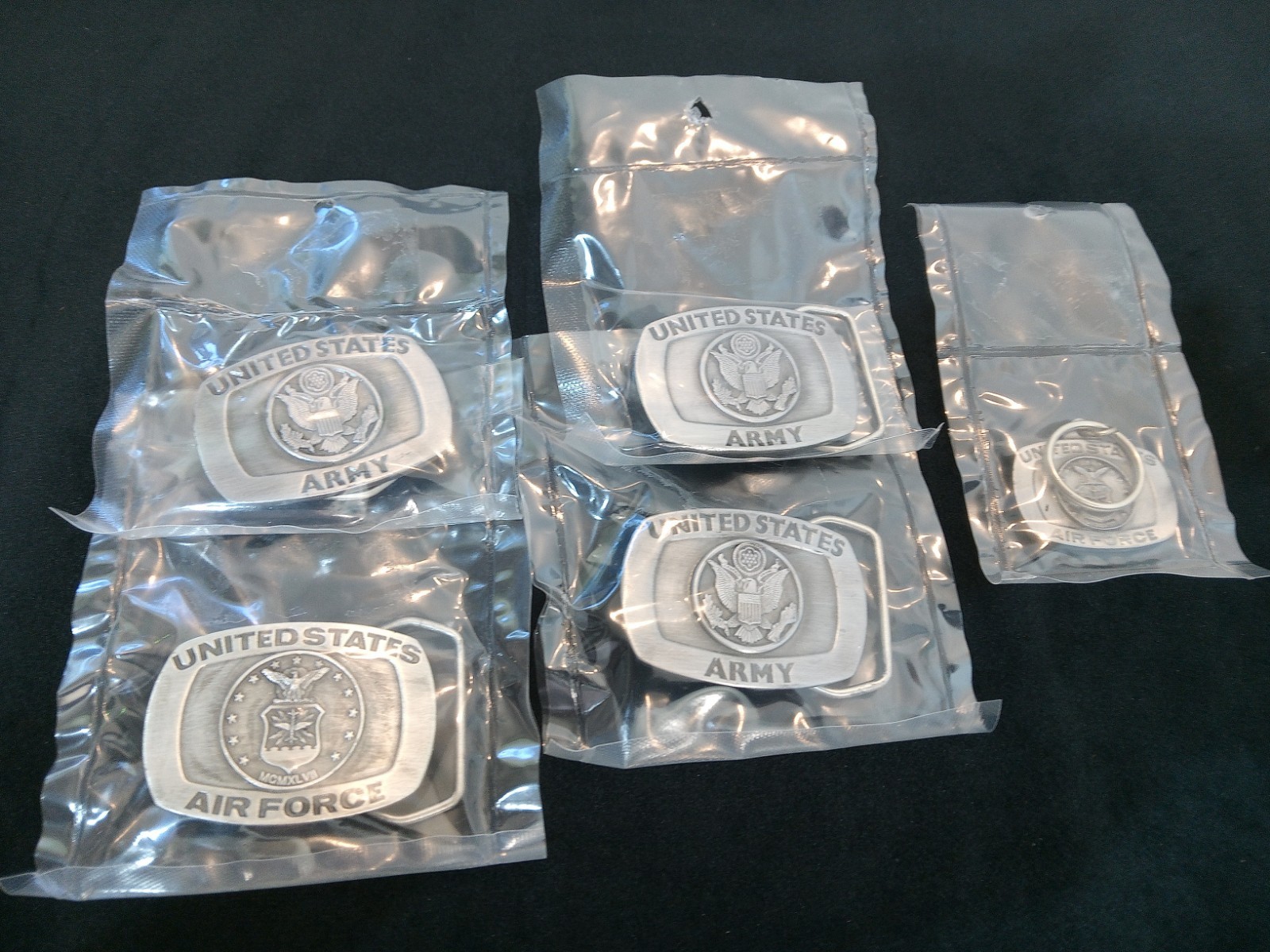 New/Vtg Mixed Lot Belt Buckles With 1 Keychain Military Army Air Force (5total) New/Vtg Mixed Lot Belt Buckles With 1 Keychain Military Army Air Force (5total)