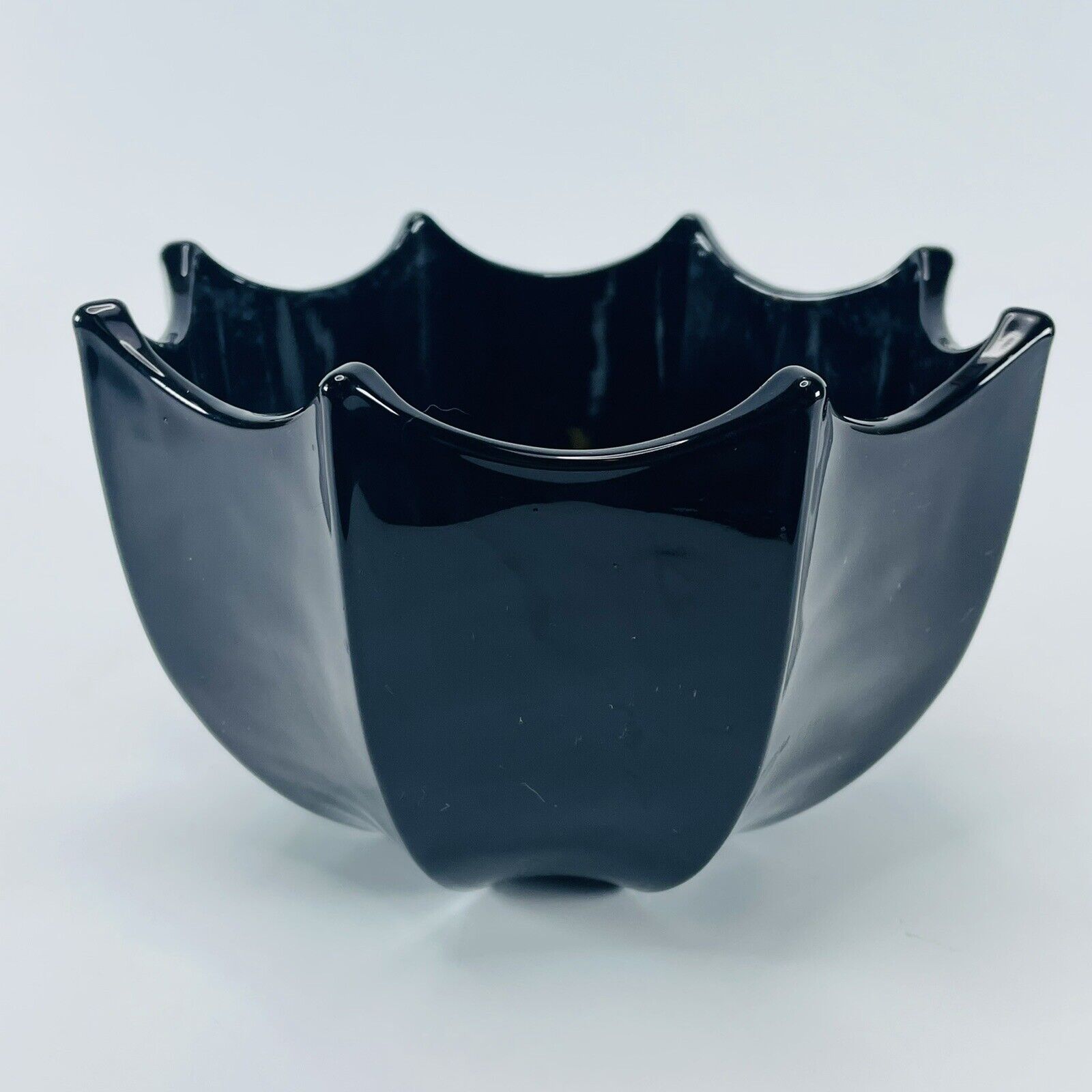 Black Amethyst Umbrella Shape Scalloped Edge Glass VTG Bowl Dish Art Indiana