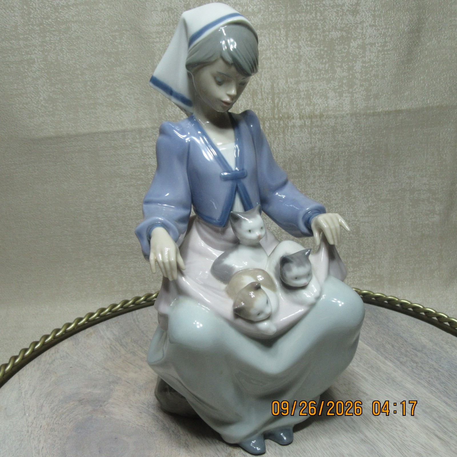 Lladro Lap Full Of Love Girl Three Kittens Figurine 5739 Original