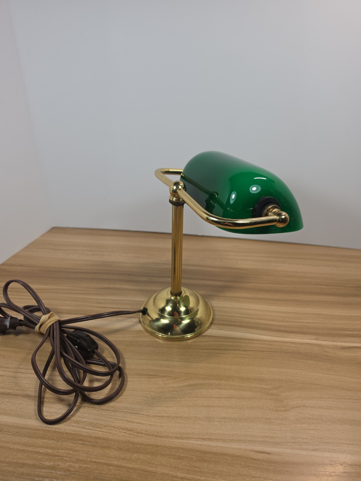 Vintage Brass Bankers Lamp Desk Library  Emerald Green Glass Shade An- 1215 Ul