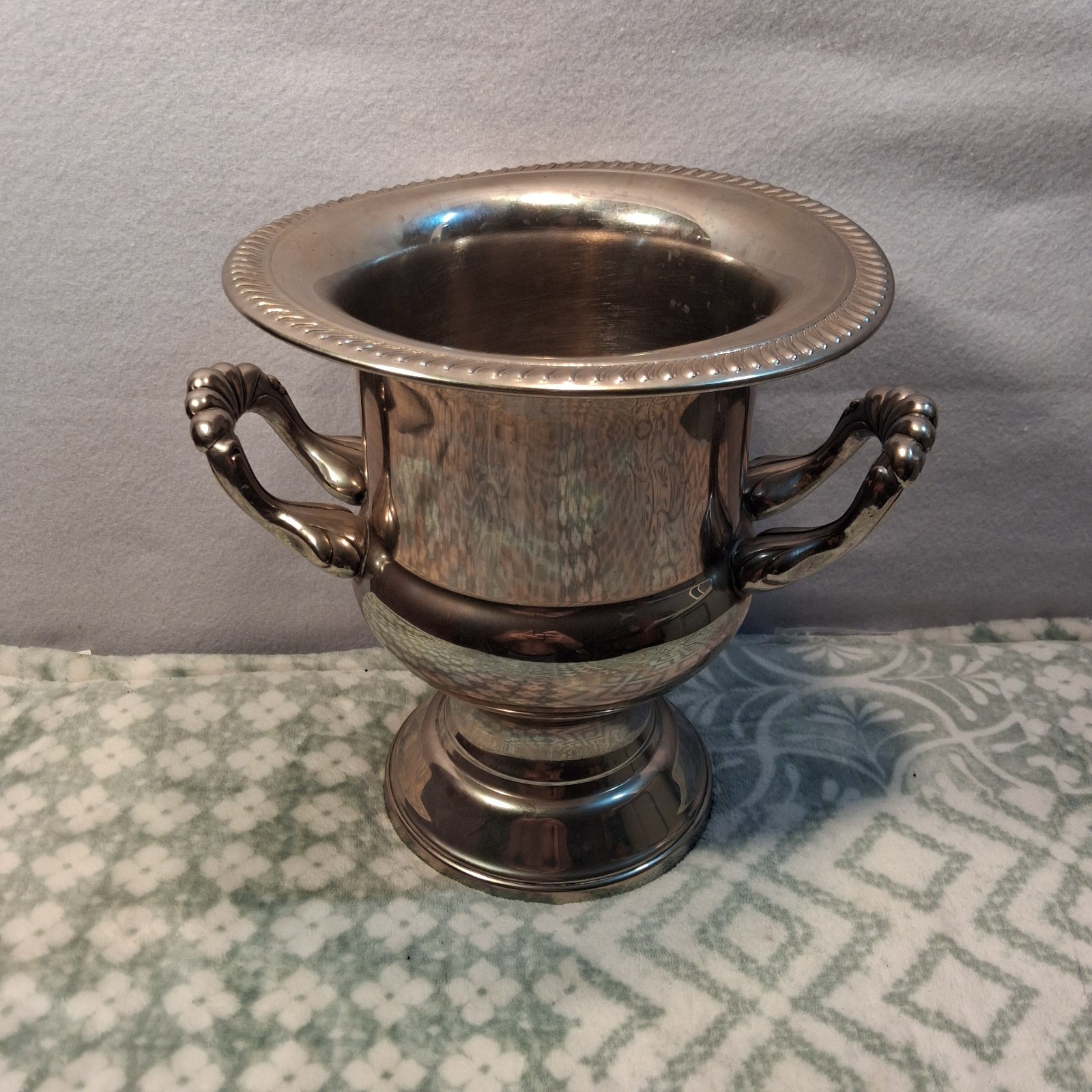 Vtg Sheridan Silver Plate Champagne Bucket Ice Wine Chiller Trophy Urn Handles