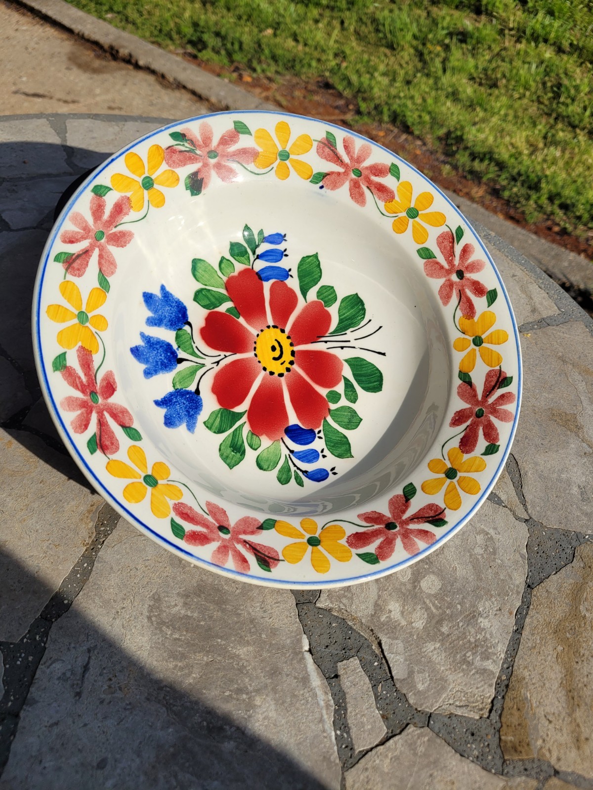 Ditmar Urbach Vintage Czechoslovkian Bowl 9 Inch Ditmar Urbach Vintage Czechoslovkian Bowl 9 Inch