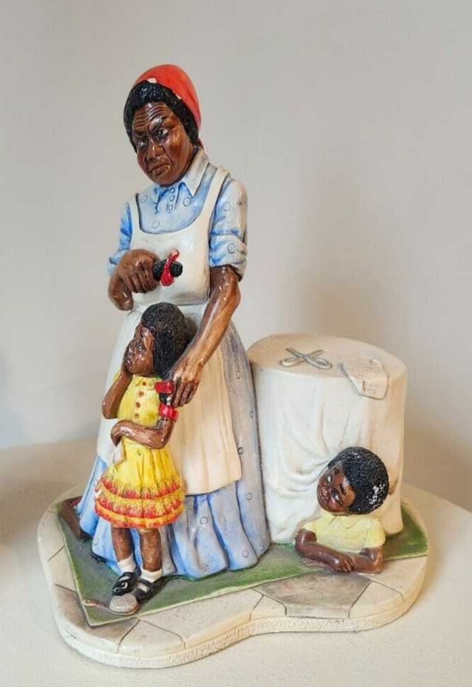 NATURECRAFT England Figurine \