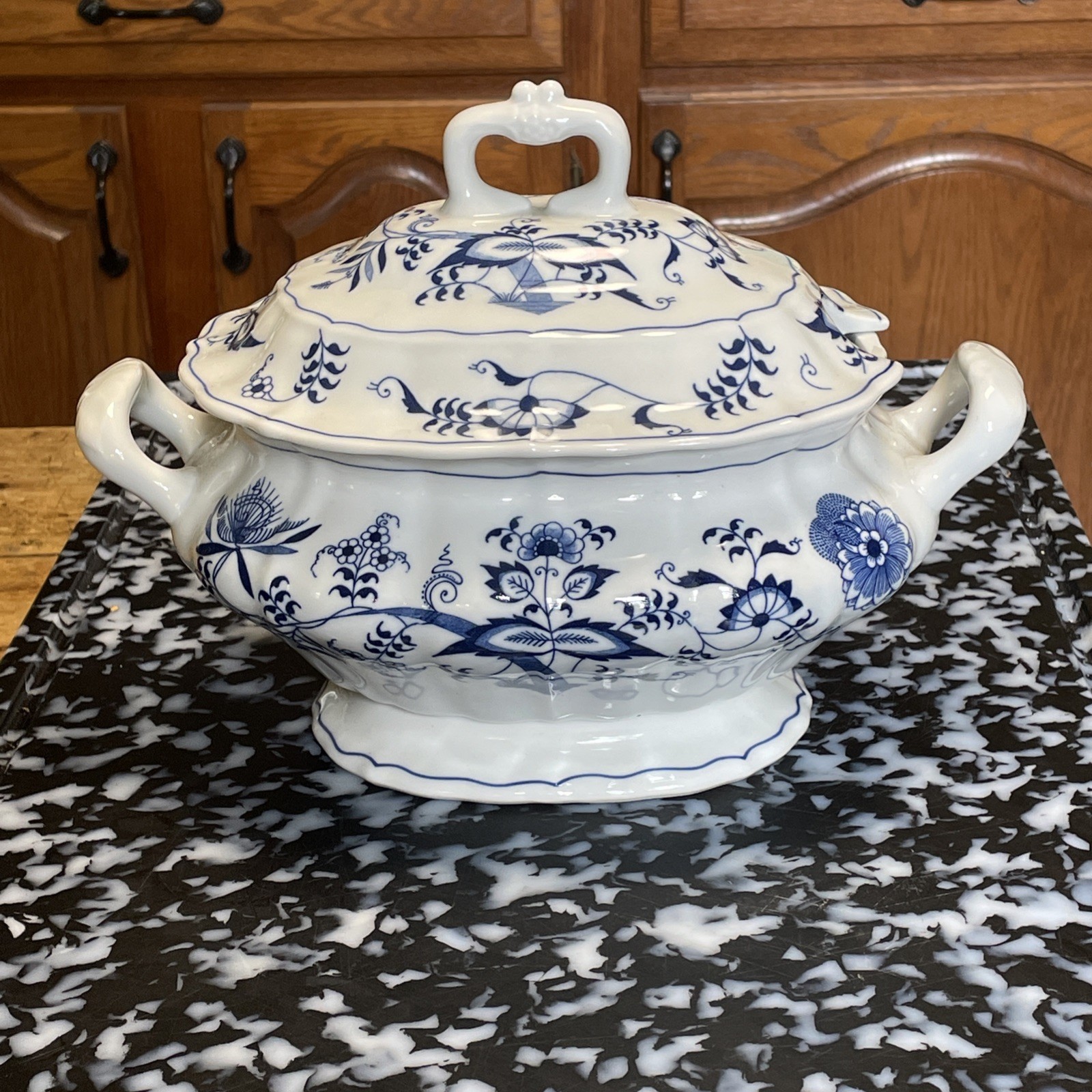 BLUE DANUBE BLUE ONION SOUP TUREEN WITH LID Excellent condition  11.75\