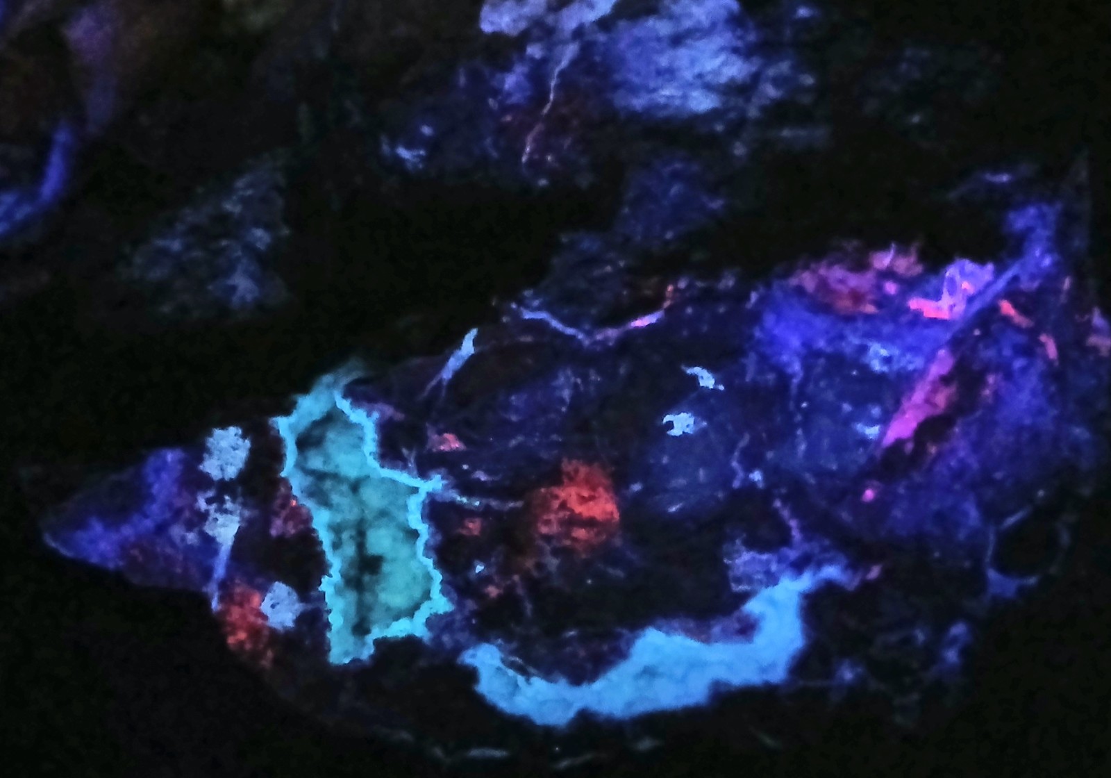 Flourescent FINCH MINE~Gila County Arizona~Blue Hemimorphite Wulfenite 3-3/4 LBS