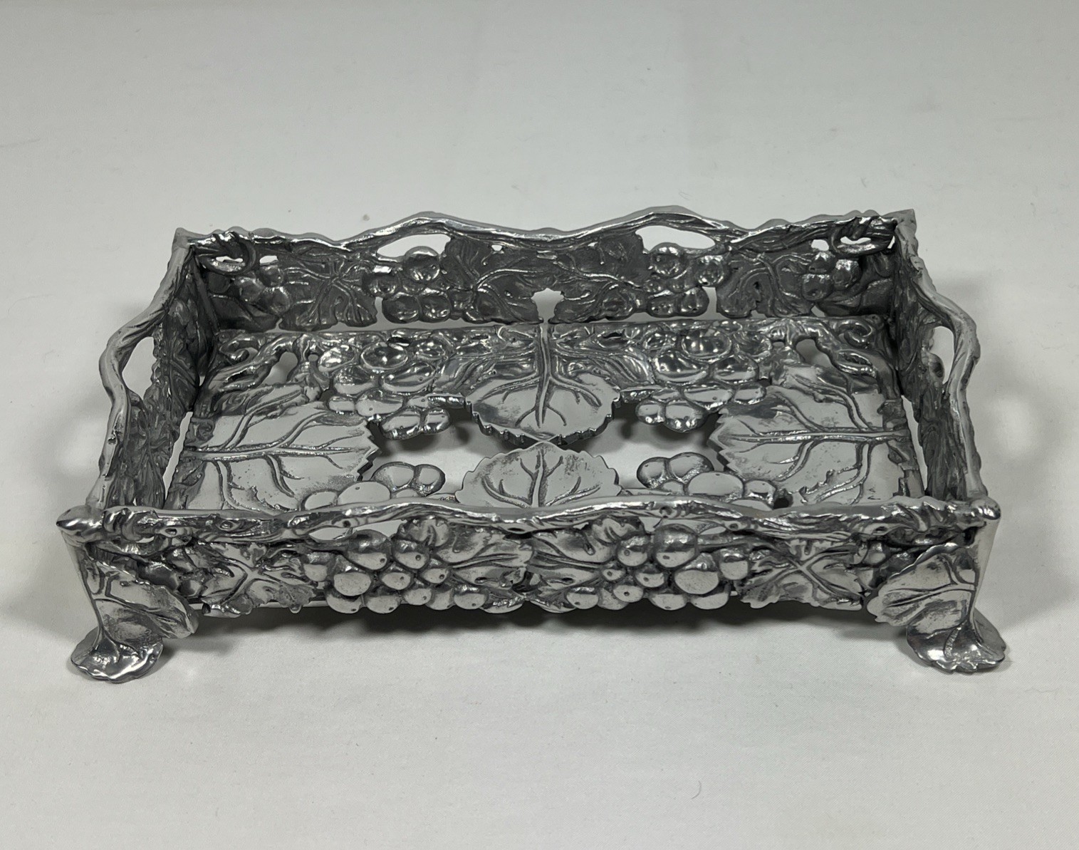 Arthur Court Tuscan Napkin Holder Rectangular Molded Metal Grape Vines Arthur Court Tuscan Napkin Holder Rectangular Molded Metal Grape Vines