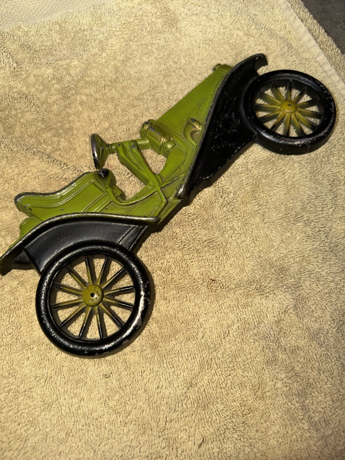 Vintage Green 1909 Hupmobile Hanging wall Art Mid-West Cast