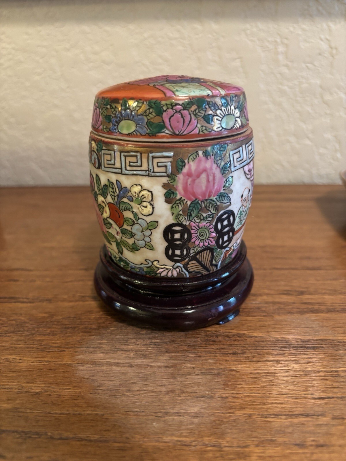 Vintage Famille Rose Chinese Export Lidded Porcelain Jar Tea Box