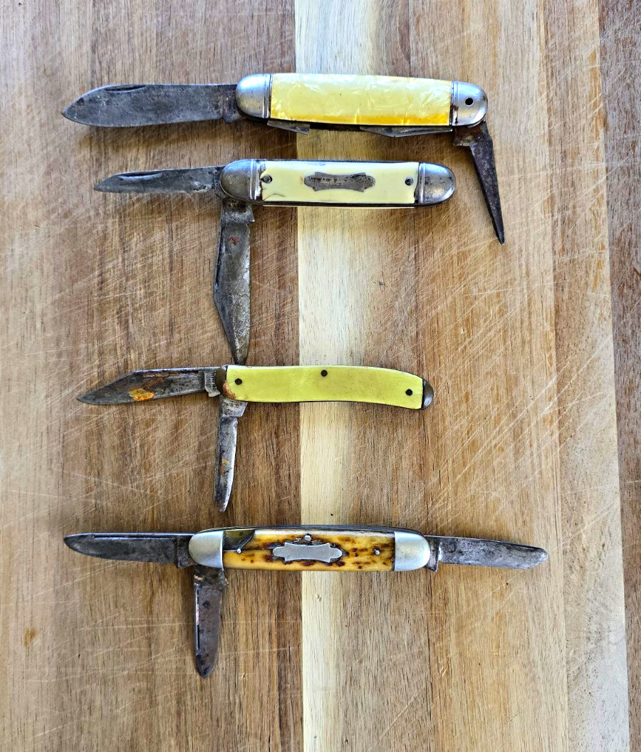 Lot of 4 Vintage Pocketknives Steel Pen Blades Slipjoint Bone/Plastic USA Made