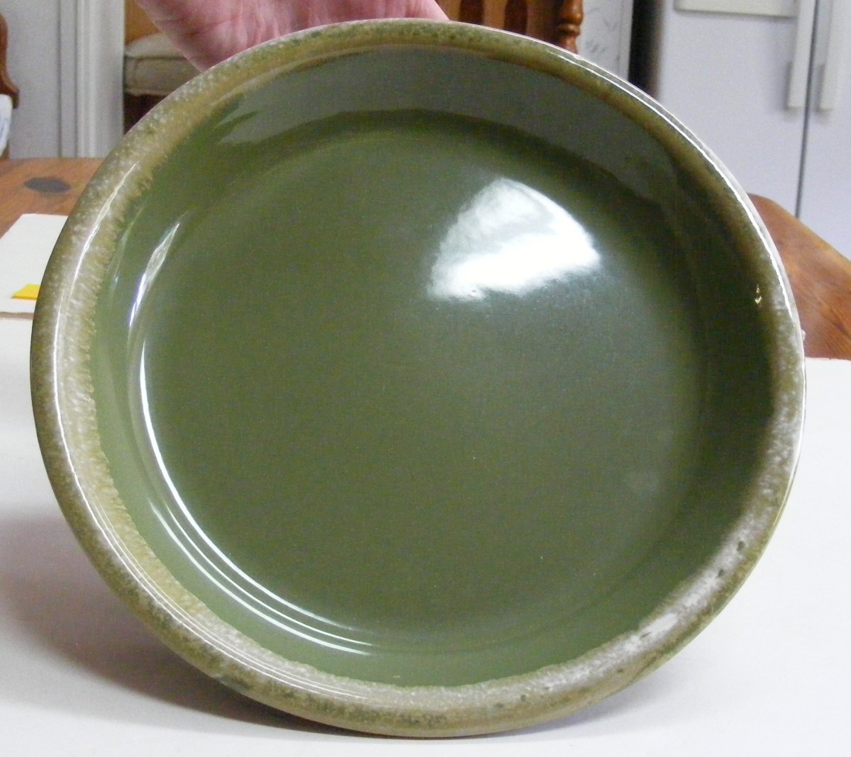 HULL OVEN PROOF  AVOCADO GREEN DRIP GLAZE PIE PLATE  9.5\