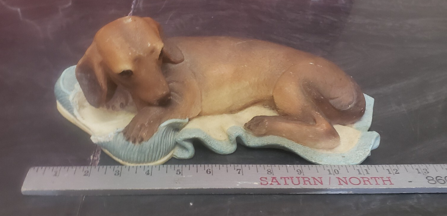 United Design Classic Critters Dachshund Weiner Dog Laying Down Figurine Statue United Design Classic Critters Dachshund Weiner Dog Laying Down Figurine Statue