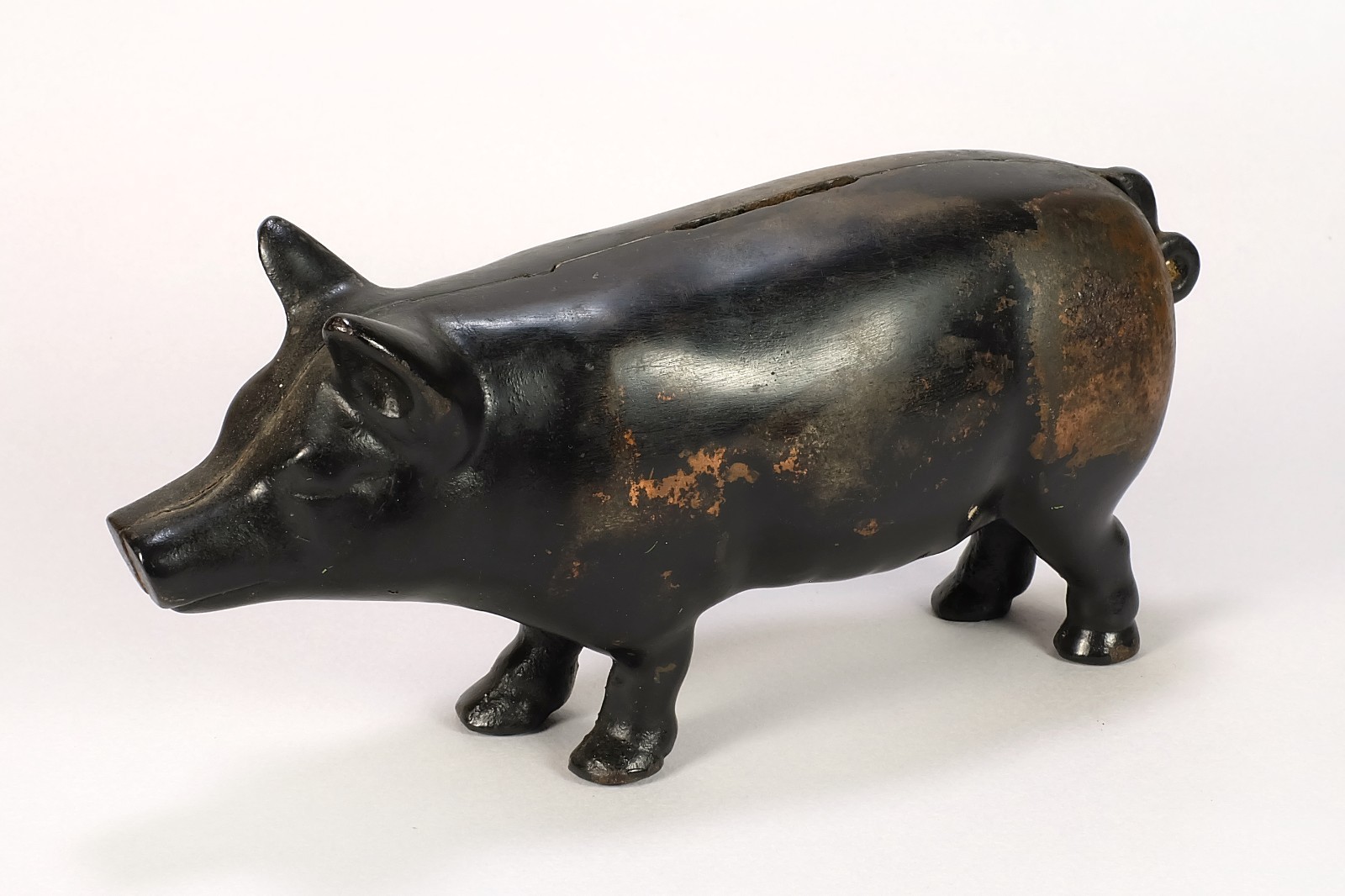 Antique Early 1900s Cast Iron Figural Pig Coin Bank – 7 Antique Early 1900s Cast Iron Figural Pig Coin Bank – 7