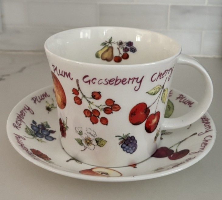 VTG. 2005 ROY KIRKHAM Bone China, \ VTG. 2005 ROY KIRKHAM Bone China, \