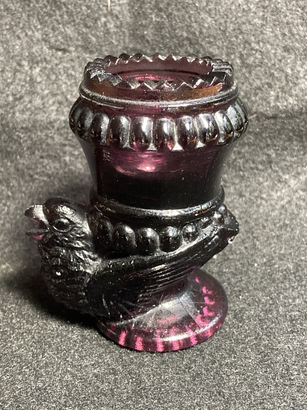 Vintage Degenhart Purple Amethyst Glass Bird Toothpick Holder Vintage Degenhart Purple Amethyst Glass Bird Toothpick Holder
