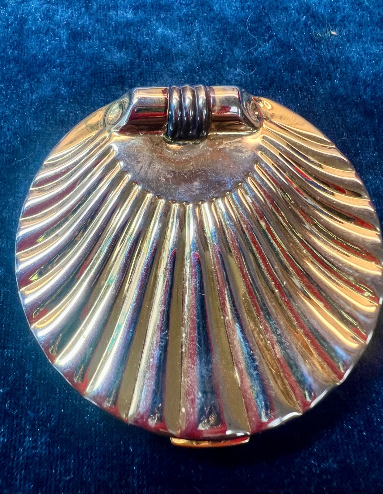 Vintage 1988 Estée Lauder Golden Shell Compact Ecru-01 Powder Puff Hong Kong