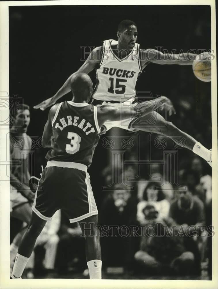 1991 Press Photo Bucks basketball's Lester Conner is on top of things