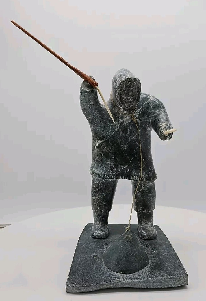 Vintage Inuit Eskimo Fishing Soapstone Carving Figure Statue 8\