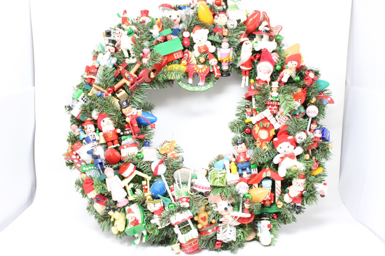 Vintage OOAK Handmade Ornament Wreath Christmas 22 x 22\